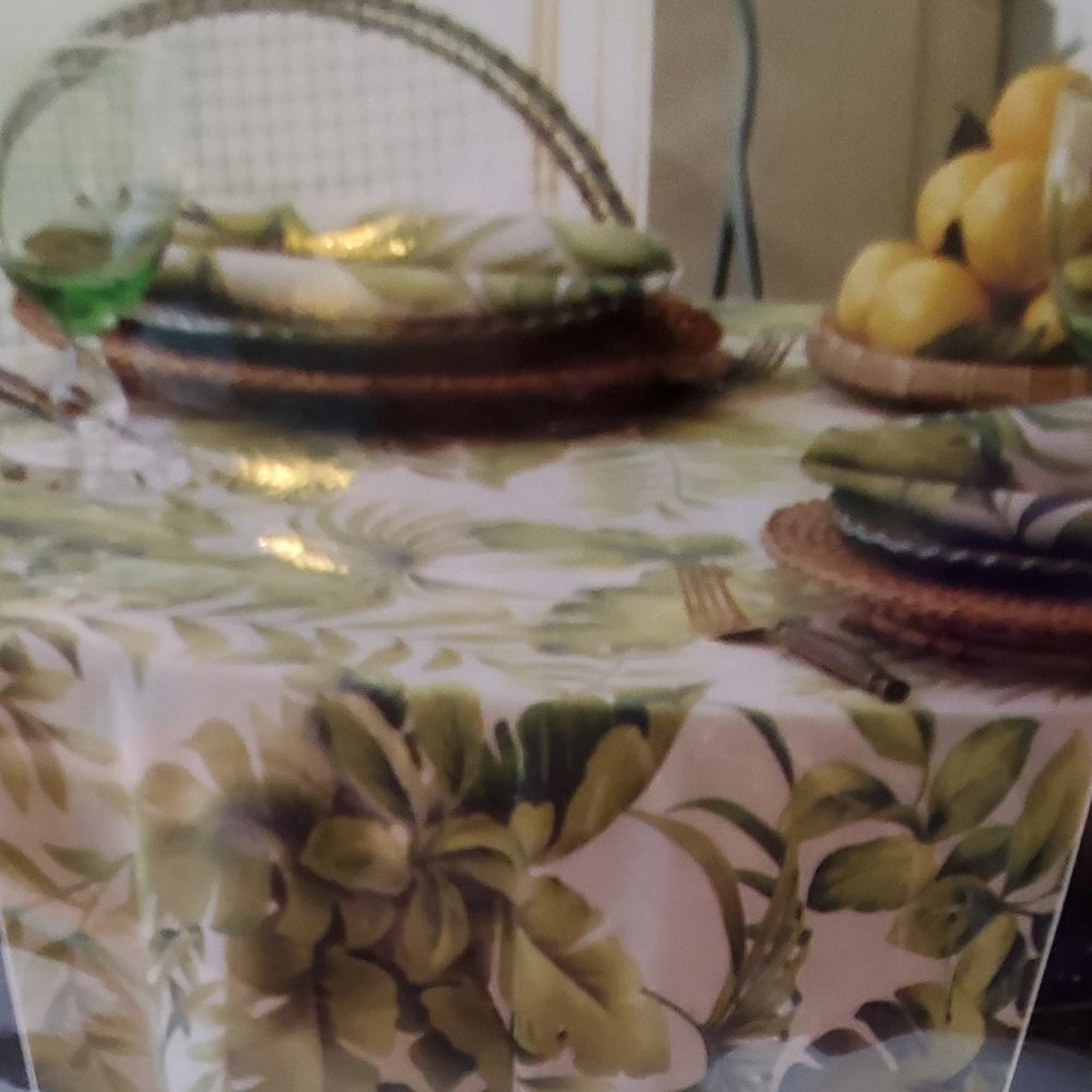 Green Leaf Tablecloth 60 X 102"